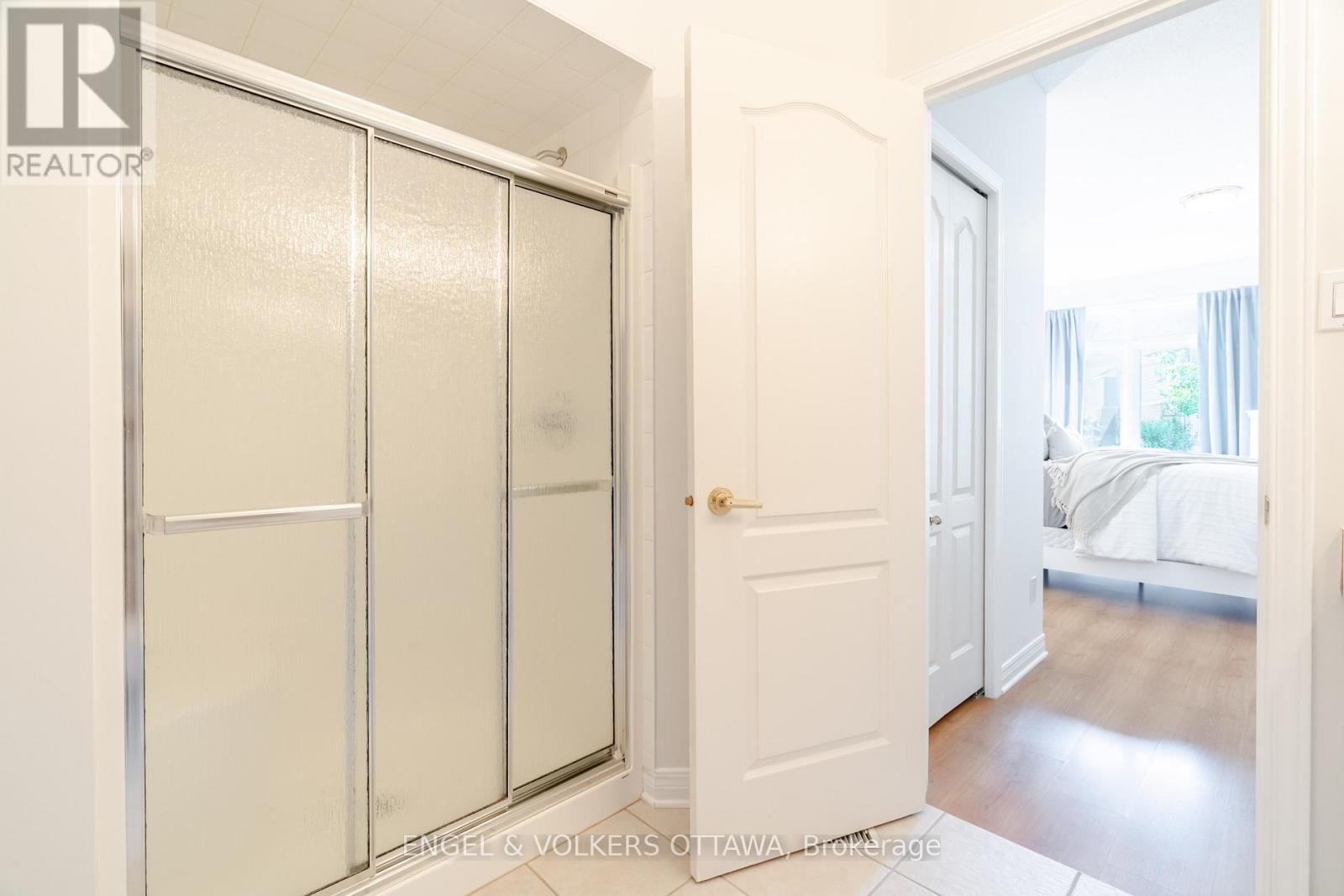 60 Sable Run Drive, Ottawa, Ontario  K2S 1W7 - Photo 20 - X12488414