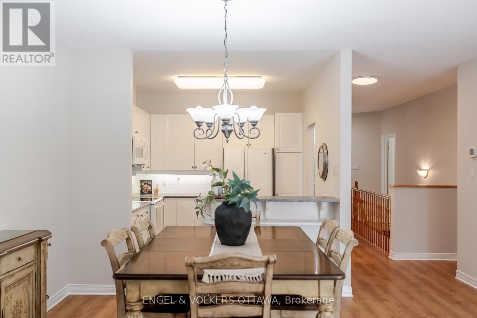 60 Sable Run Drive, Ottawa, Ontario  K2S 1W7 - Photo 21 - X12488414