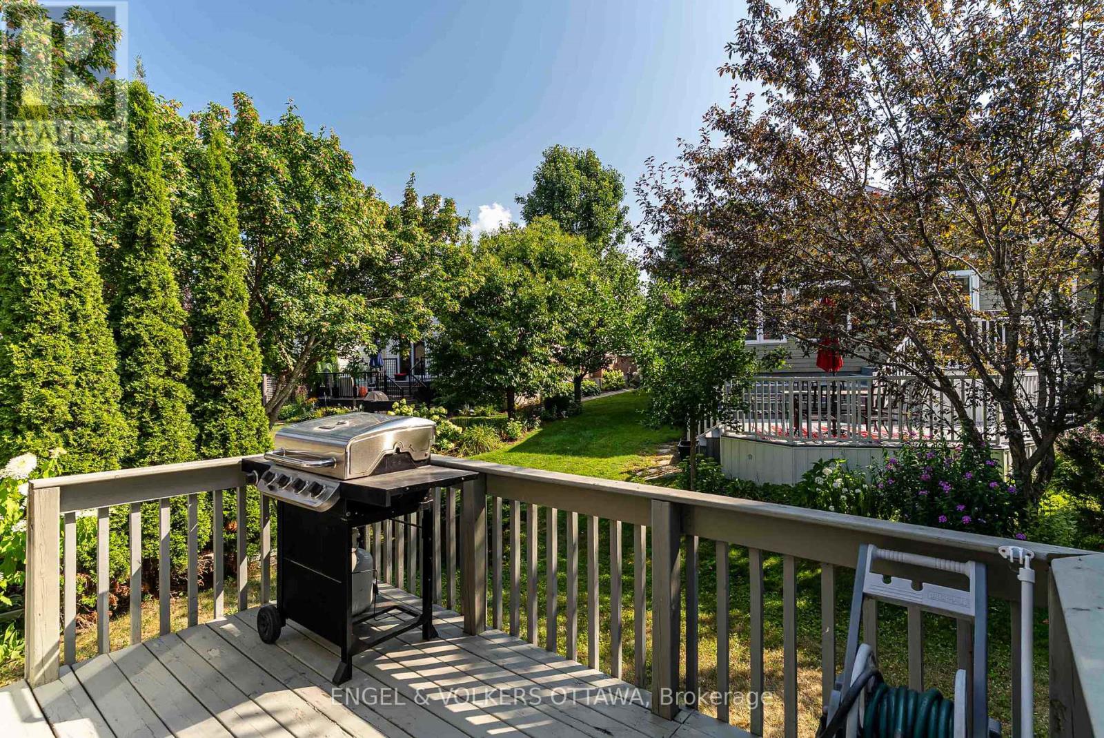 60 Sable Run Drive, Ottawa, Ontario  K2S 1W7 - Photo 34 - X12488414