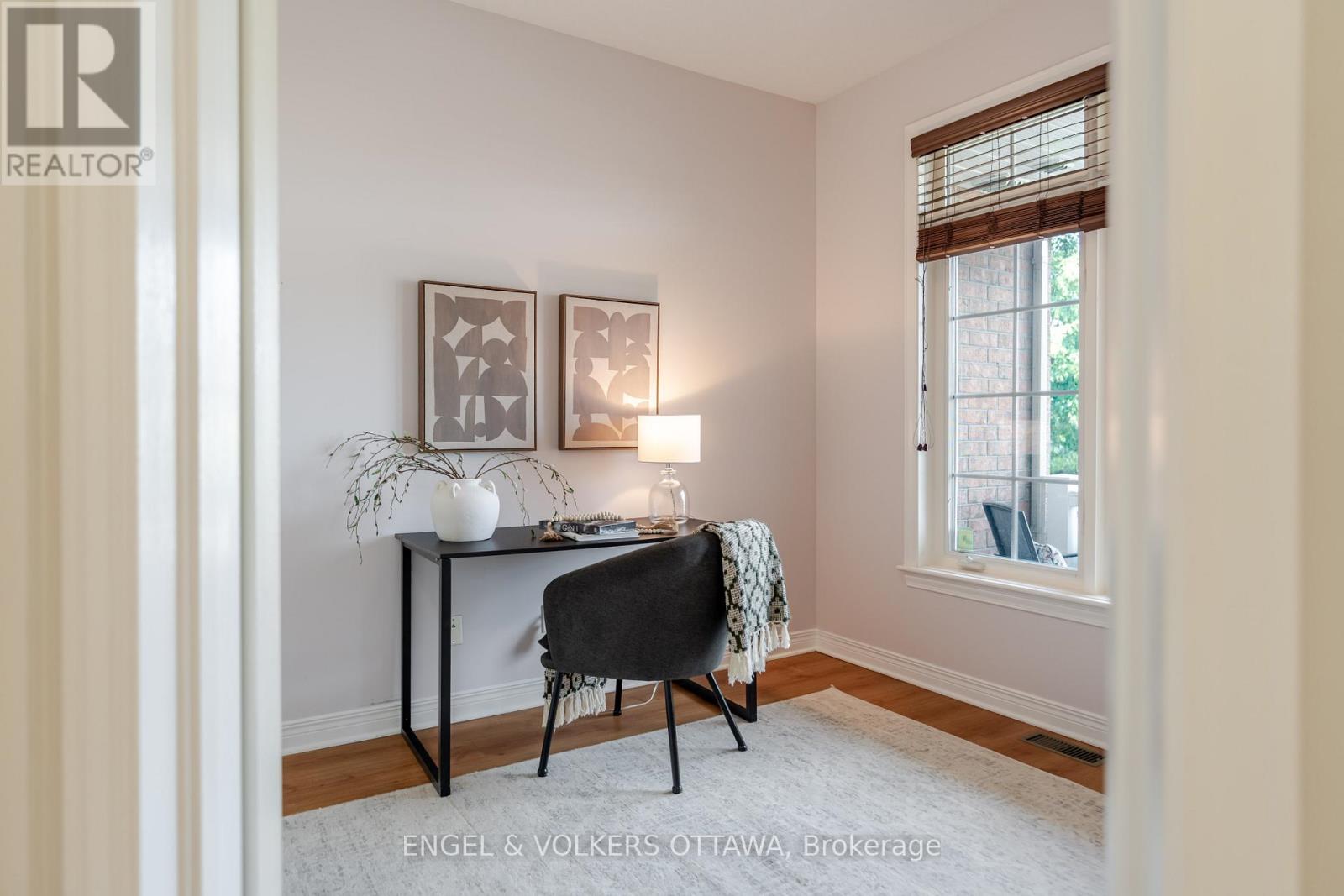 60 Sable Run Drive, Ottawa, Ontario  K2S 1W7 - Photo 6 - X12488414