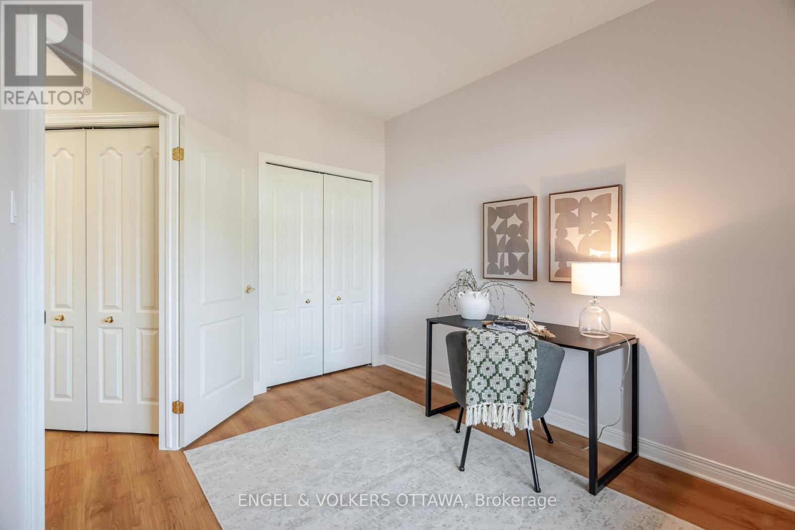 60 Sable Run Drive, Ottawa, Ontario  K2S 1W7 - Photo 8 - X12488414