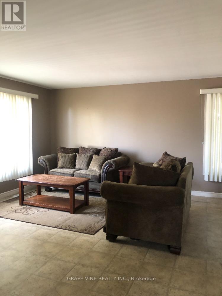 37 Cloverloft Court, Ottawa, Ontario  K2S 1T3 - Photo 8 - X12488834