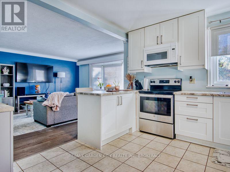 5 Hewko Street, St. Catharines (Fairview), Ontario  L2N 2E2 - Photo 10 - X12488000