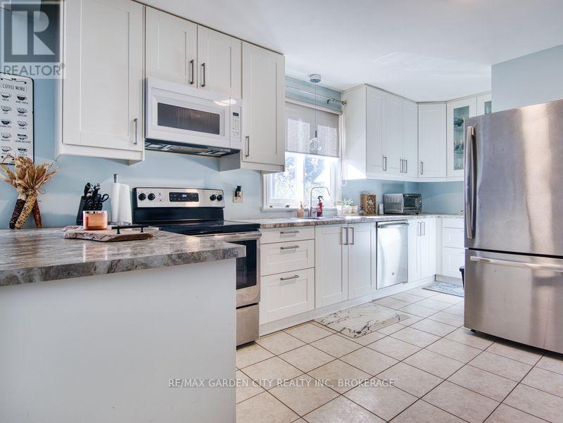 5 Hewko Street, St. Catharines (Fairview), Ontario  L2N 2E2 - Photo 12 - X12488000