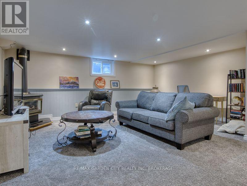 5 Hewko Street, St. Catharines (Fairview), Ontario  L2N 2E2 - Photo 32 - X12488000