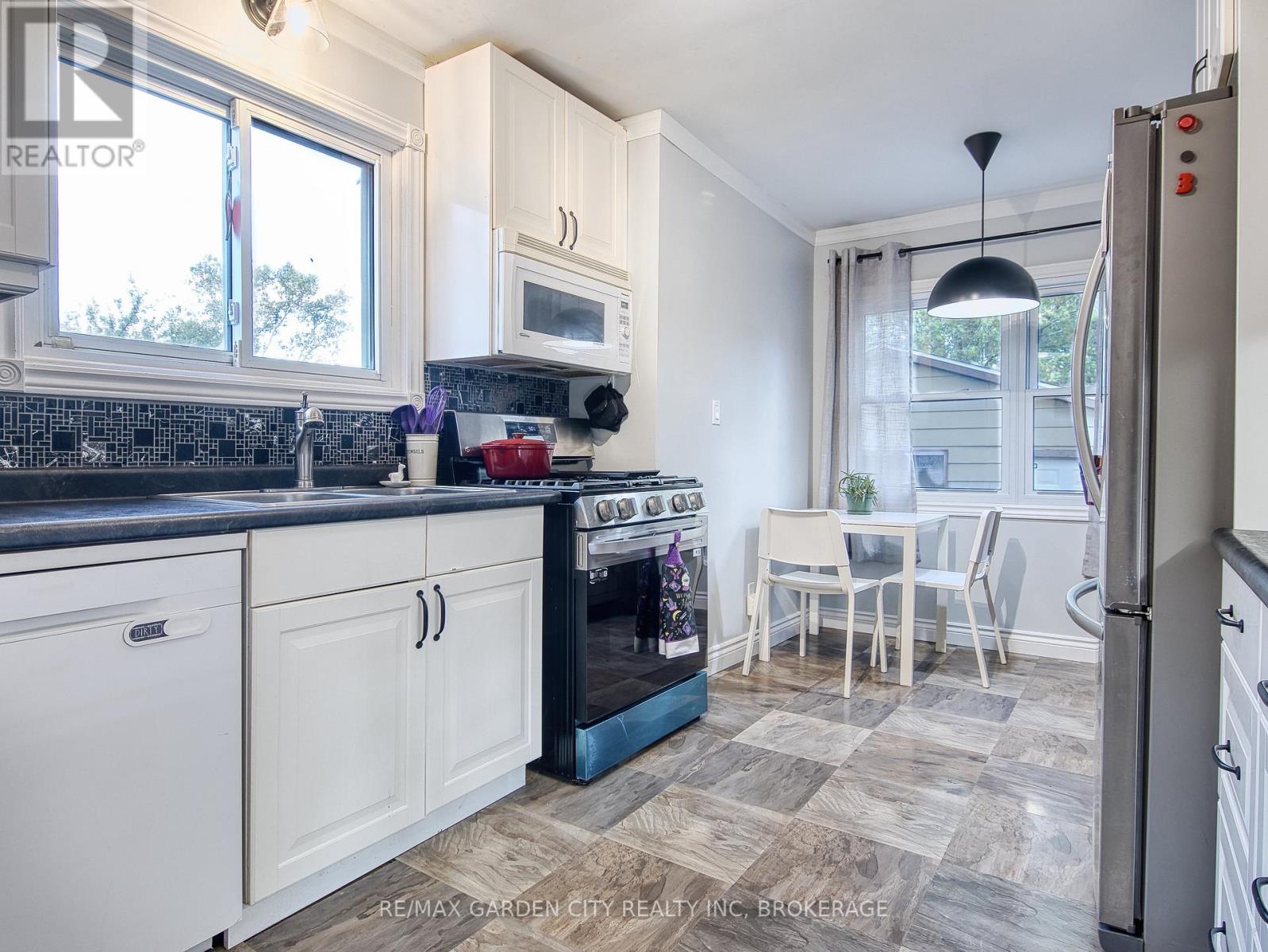 809 Steele Street, Port Colborne, Ontario  L3K 4Z5 - Photo 19 - X12488174