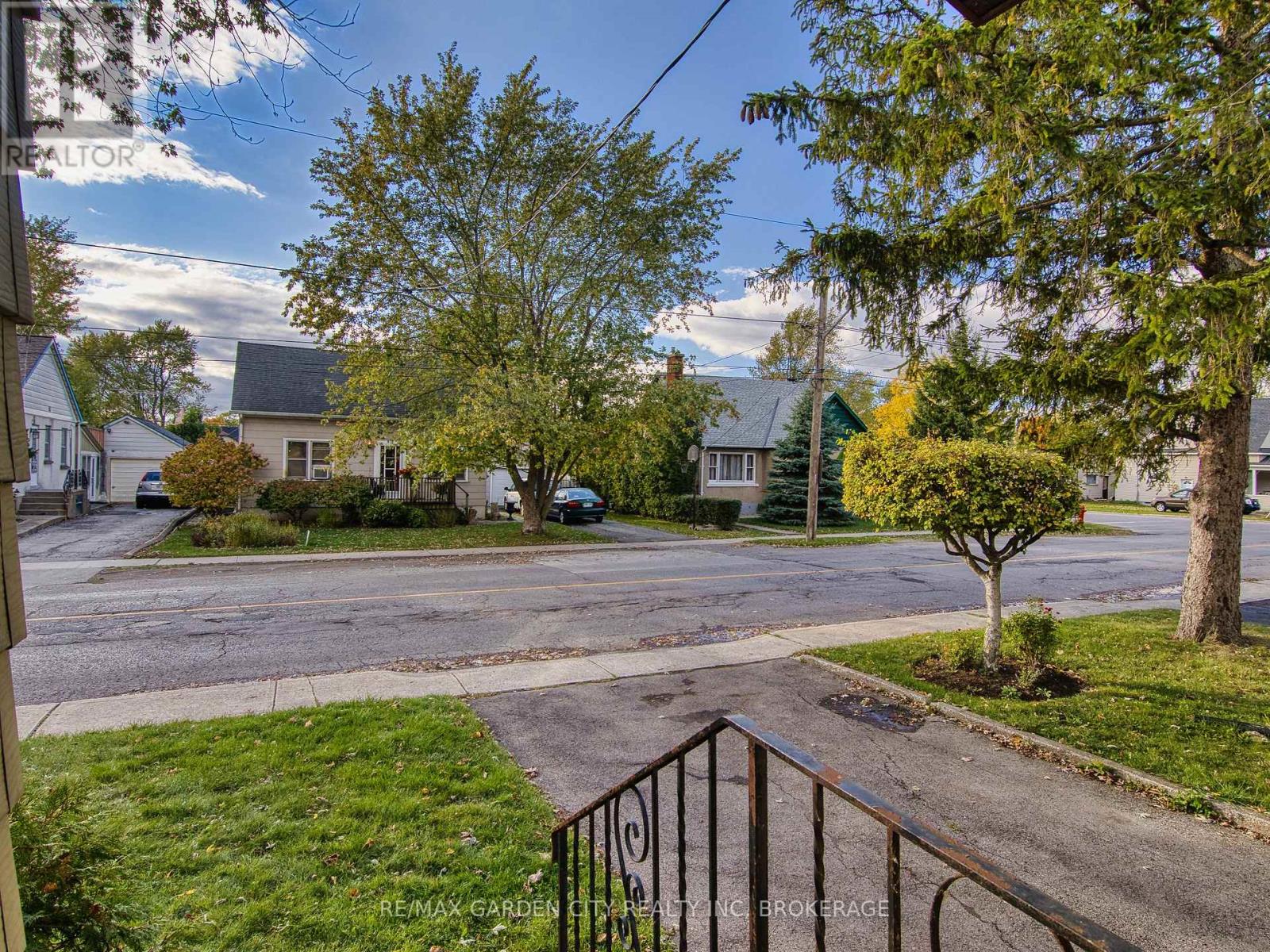 809 Steele Street, Port Colborne, Ontario  L3K 4Z5 - Photo 4 - X12488174