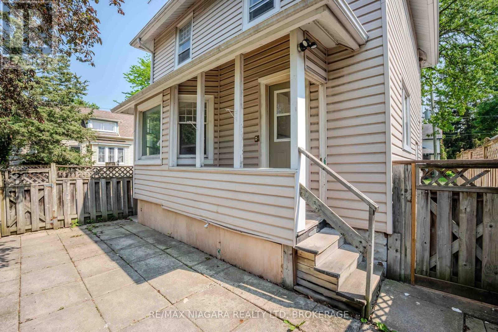 249 Russell Avenue, St. Catharines, Ontario  L2R 1X1 - Photo 31 - X12488382