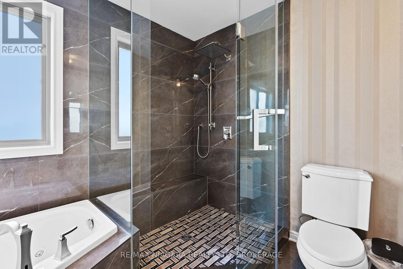 6877 Courtney Crescent, Niagara Falls, Ontario  L2H 0A3 - Photo 18 - X12488550