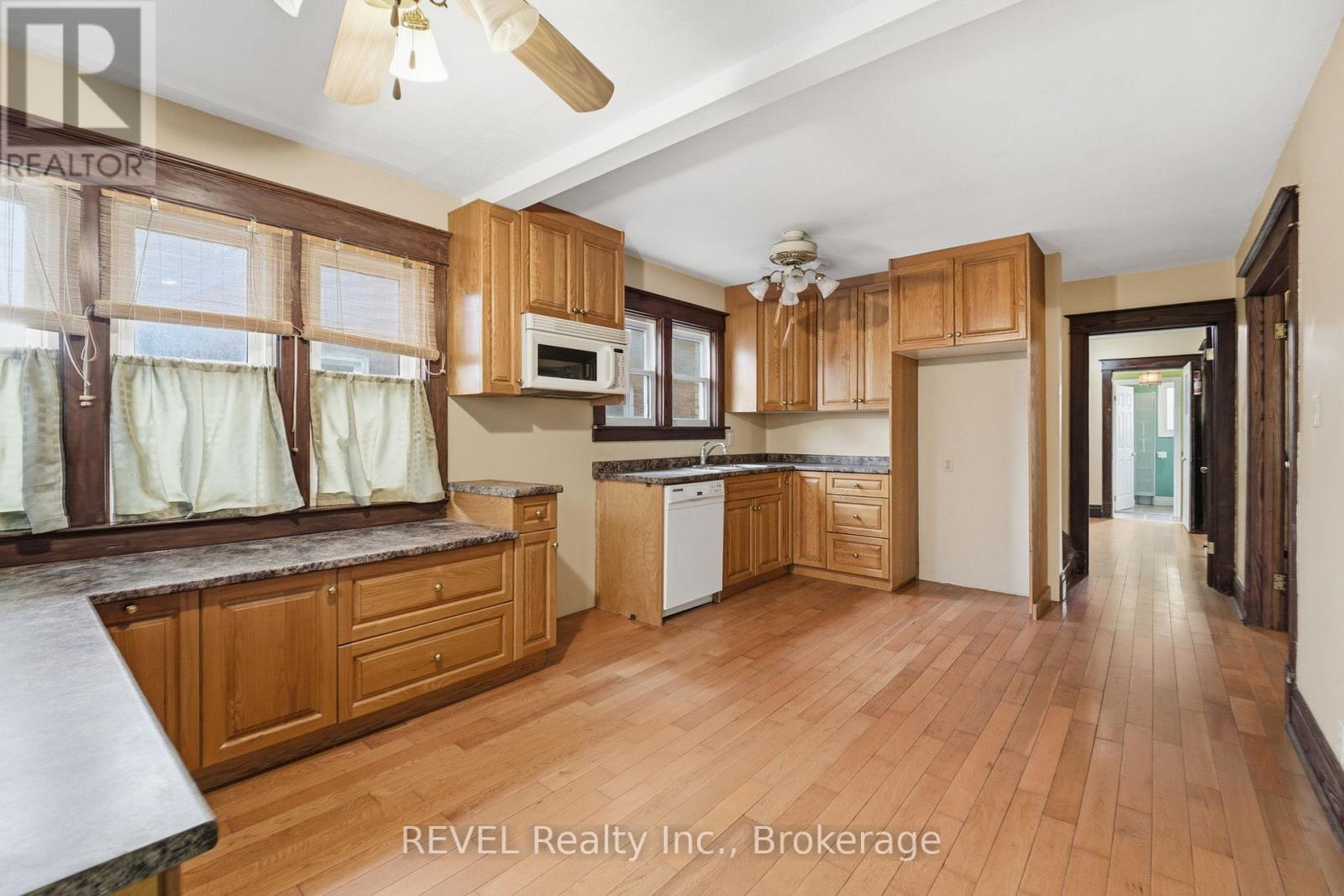 4988 Morrison Street, Niagara Falls, Ontario  L2E 2C6 - Photo 6 - X12488858