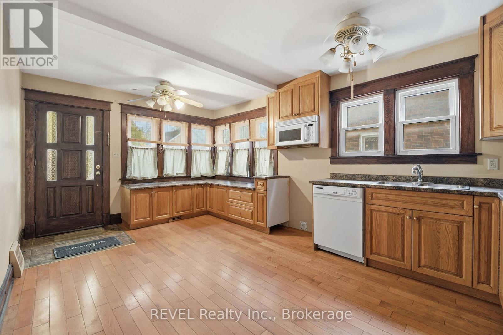 4988 Morrison Street, Niagara Falls, Ontario  L2E 2C6 - Photo 8 - X12488858