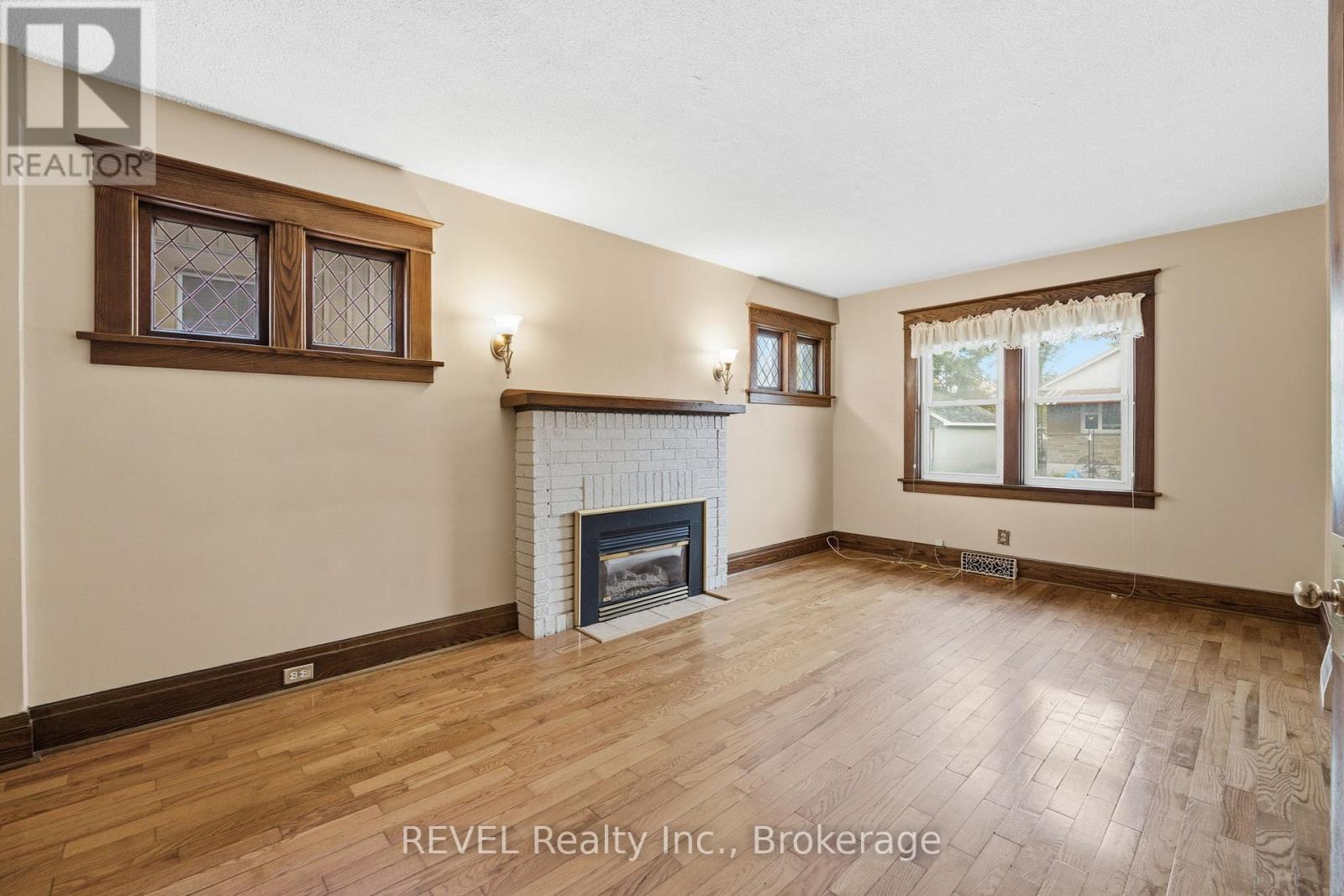 4988 Morrison Street, Niagara Falls, Ontario  L2E 2C6 - Photo 9 - X12488858