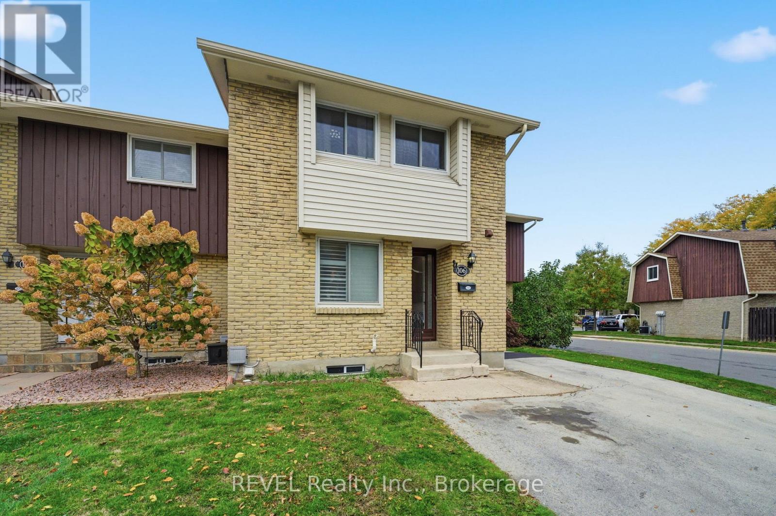 106 - 50 Lakeshore Road, St. Catharines, Ontario  L2N 6P8 - Photo 2 - X12488862