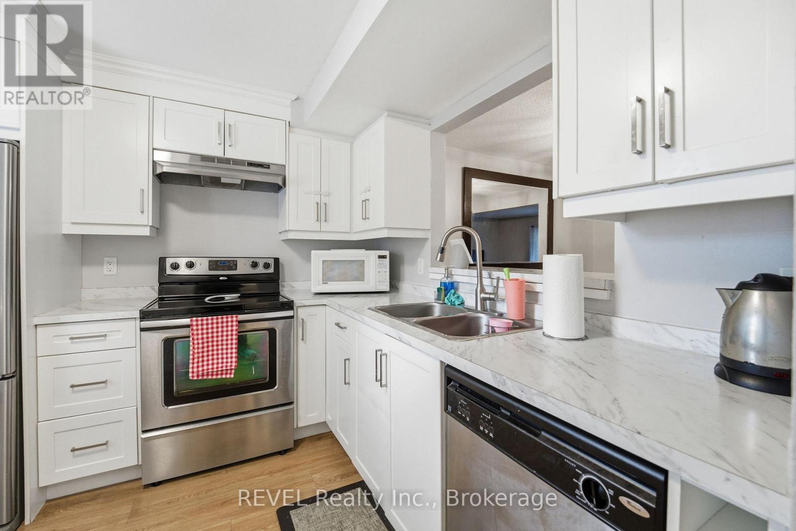 106 - 50 Lakeshore Road, St. Catharines, Ontario  L2N 6P8 - Photo 6 - X12488862