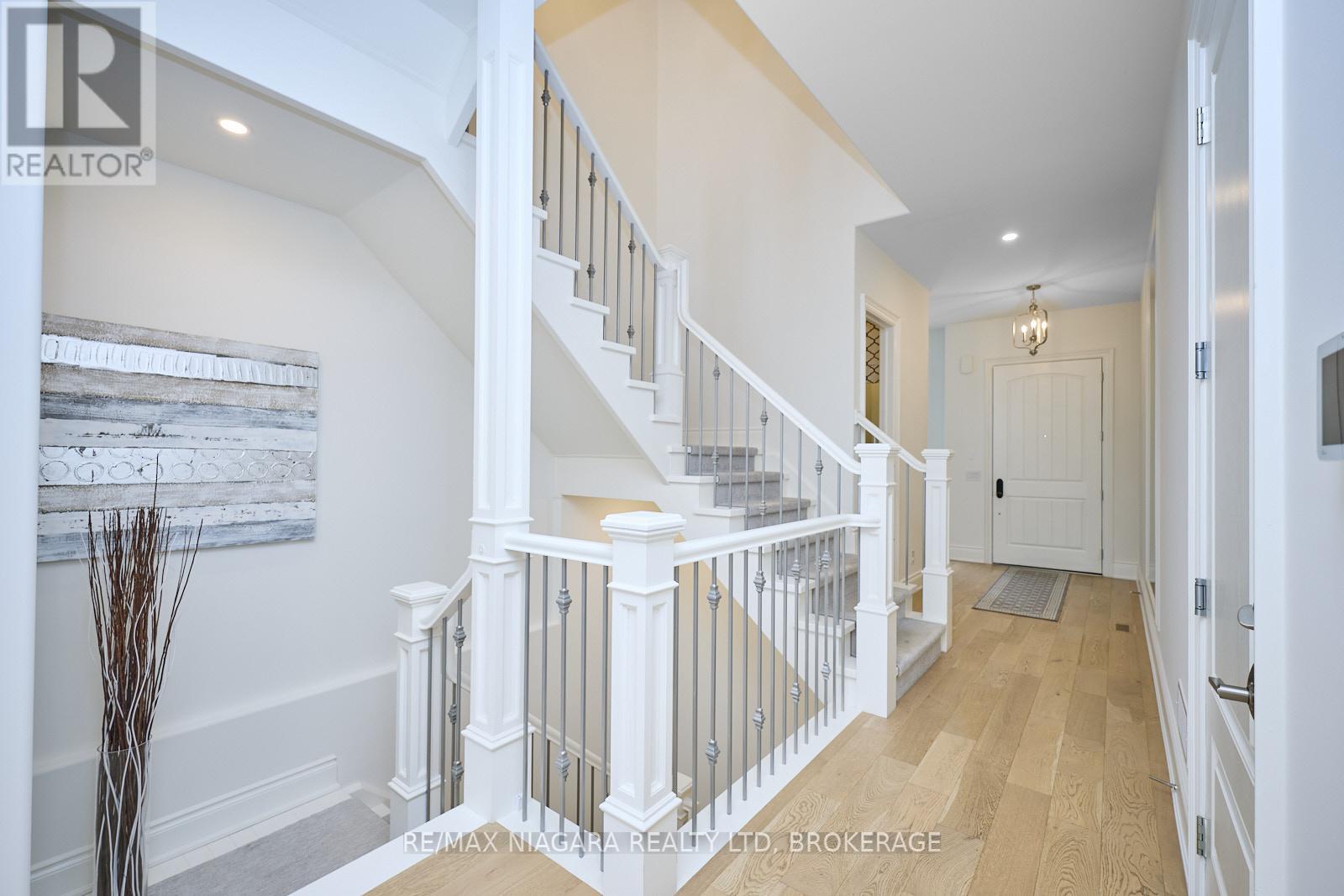 15 Arbourvale Common, St. Catharines, Ontario  L2T 4C5 - Photo 4 - X12488938