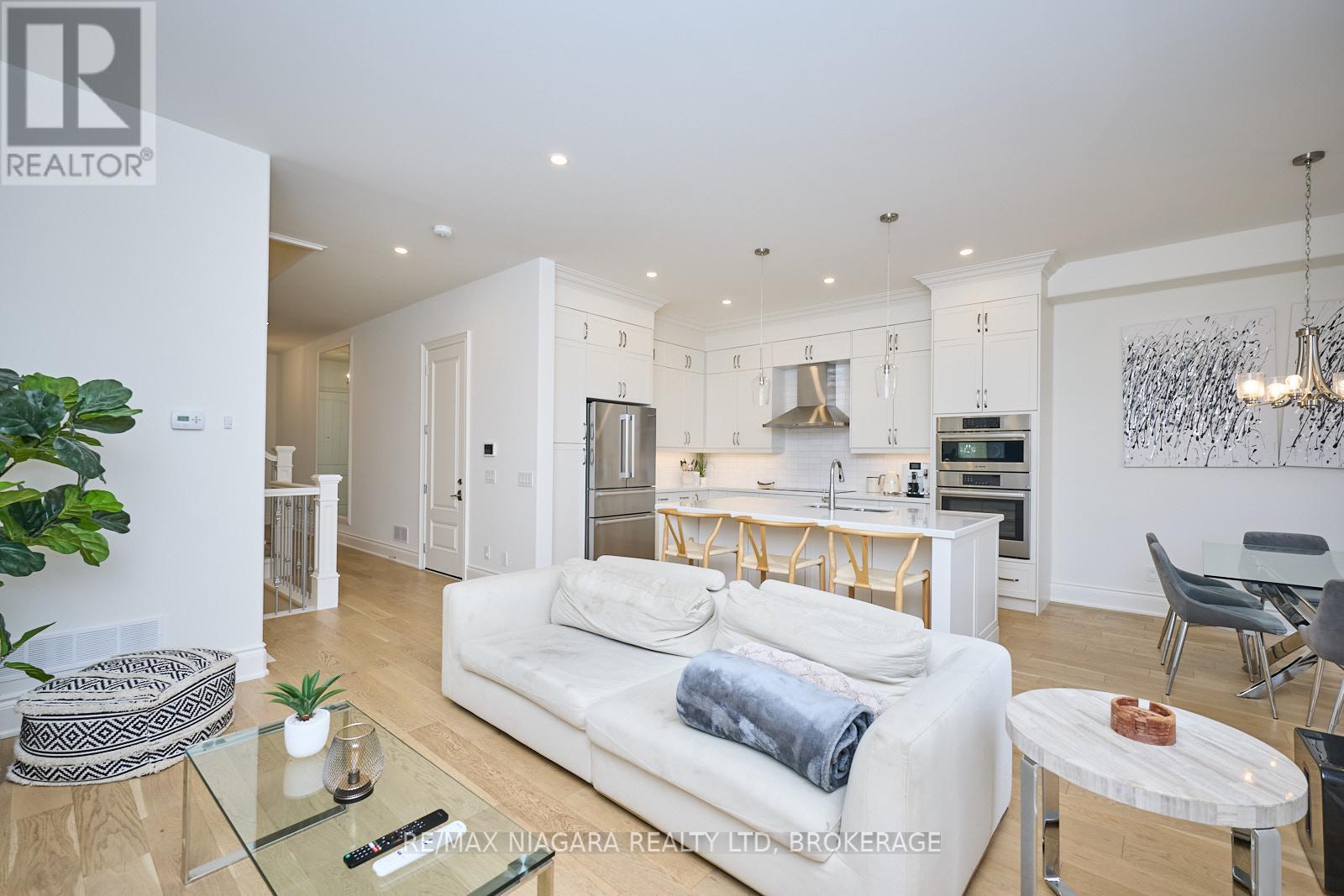 15 Arbourvale Common, St. Catharines, Ontario  L2T 4C5 - Photo 8 - X12488938