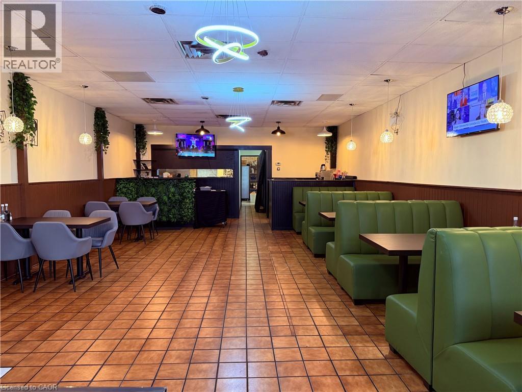 450 Woodlawn W, Guelph, Ontario  N1E 1A6 - Photo 2 - 40782281