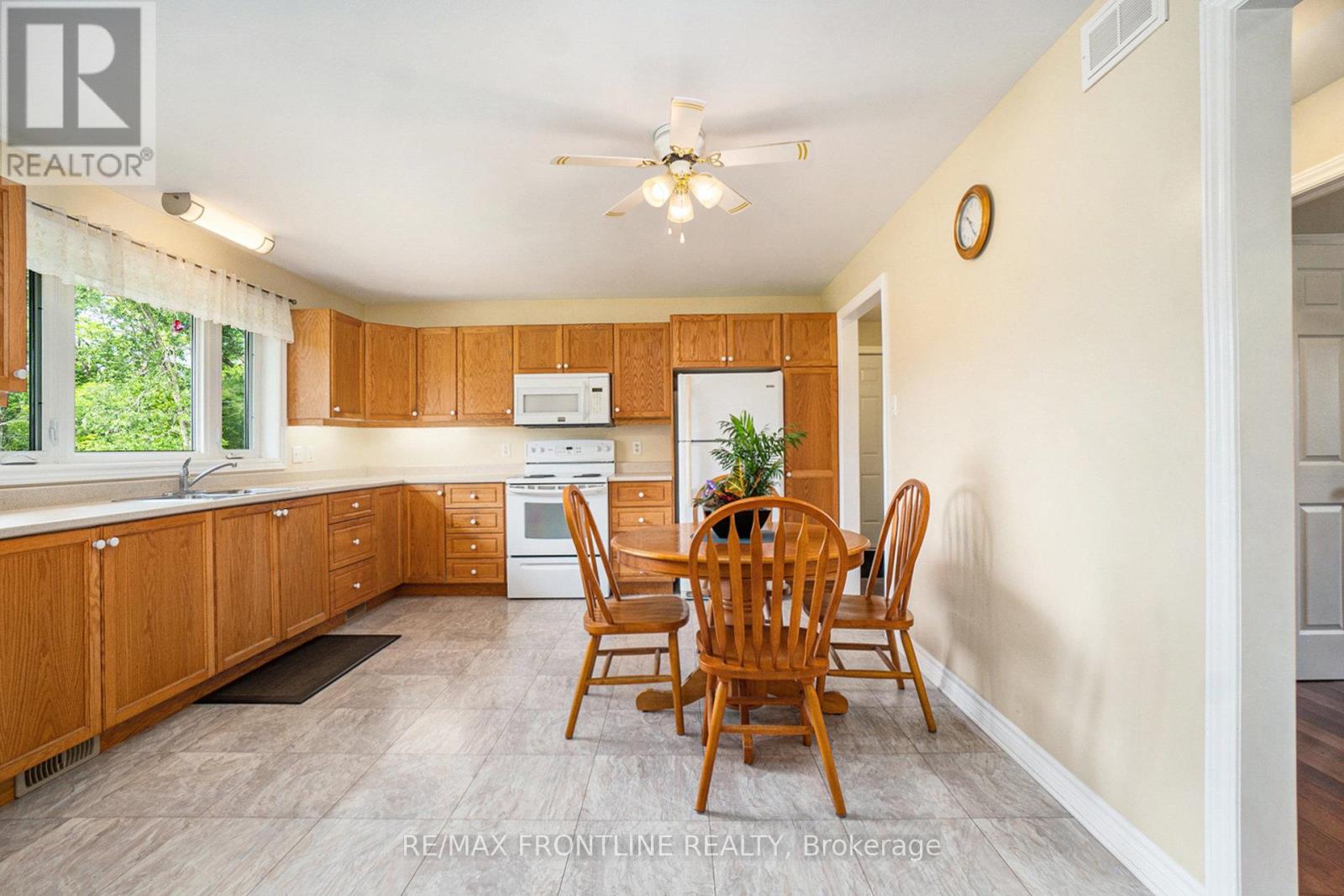 20650 Hwy 7 Highway, Tay Valley, Ontario  K0H 2B0 - Photo 9 - X12488642