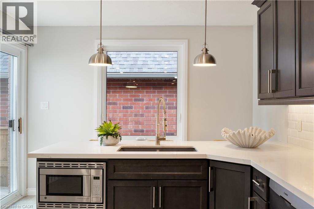 427 Dansbury Drive, Waterloo, Ontario  N2K 3X9 - Photo 10 - 40780657