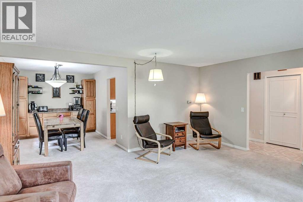 623 Lake Simcoe Close Se, Calgary, Alberta  T2J 5H7 - Photo 6 - A2229311