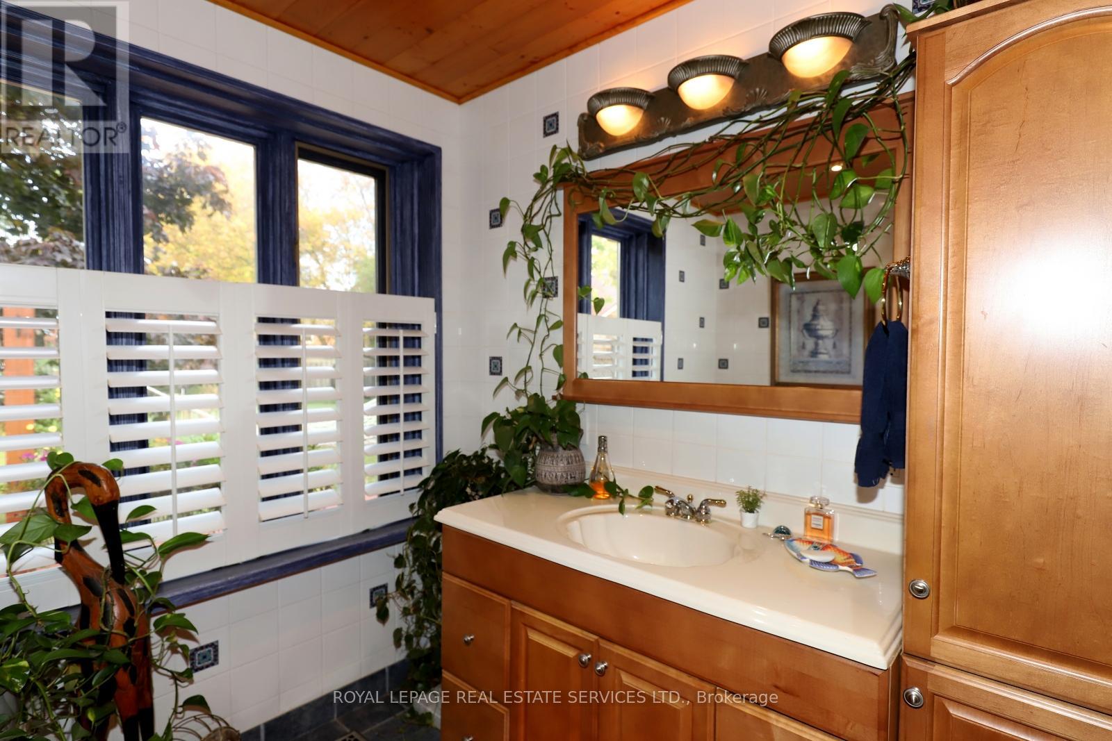 167 Oliver Place, Oakville, Ontario  L6H 1K9 - Photo 15 - W12457697