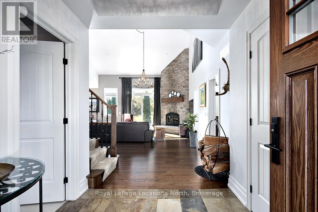 138 Rankin's Crescent, Blue Mountains, Ontario  N0H 2P0 - Photo 3 - X12487771