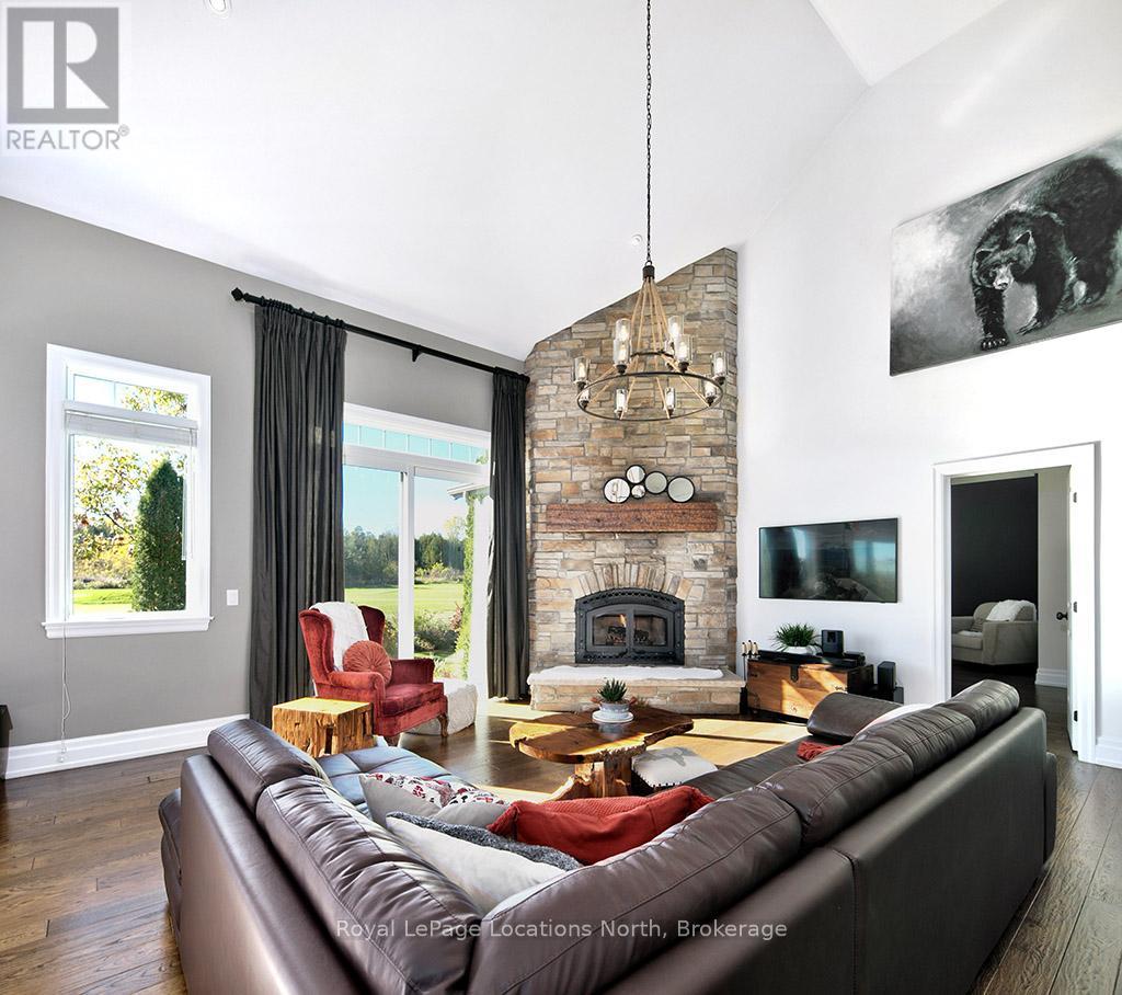 138 Rankin's Crescent, Blue Mountains, Ontario  N0H 2P0 - Photo 4 - X12487771