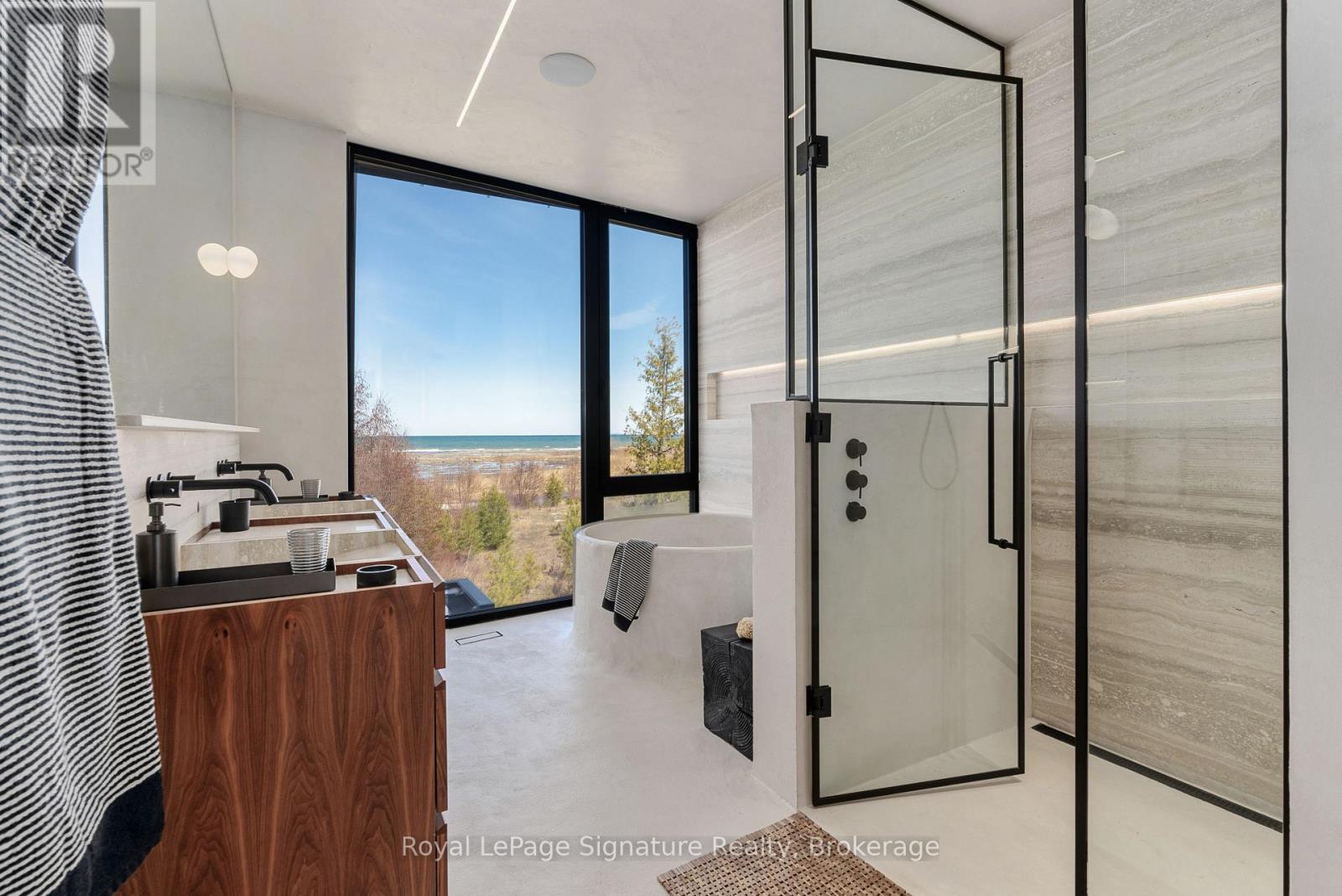 120 Sebastian Street, Blue Mountains, Ontario  N0H 1J0 - Photo 31 - X12487816