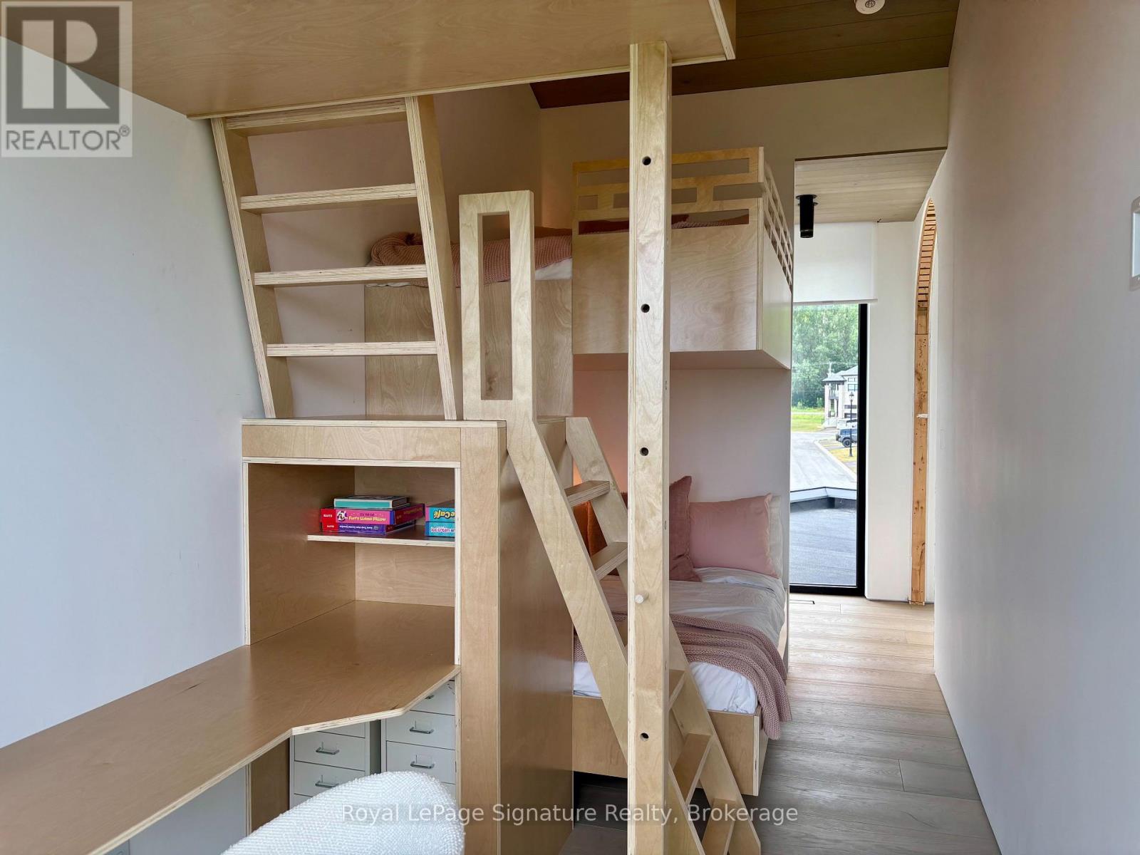 120 Sebastian Street, Blue Mountains, Ontario  N0H 1J0 - Photo 37 - X12487816