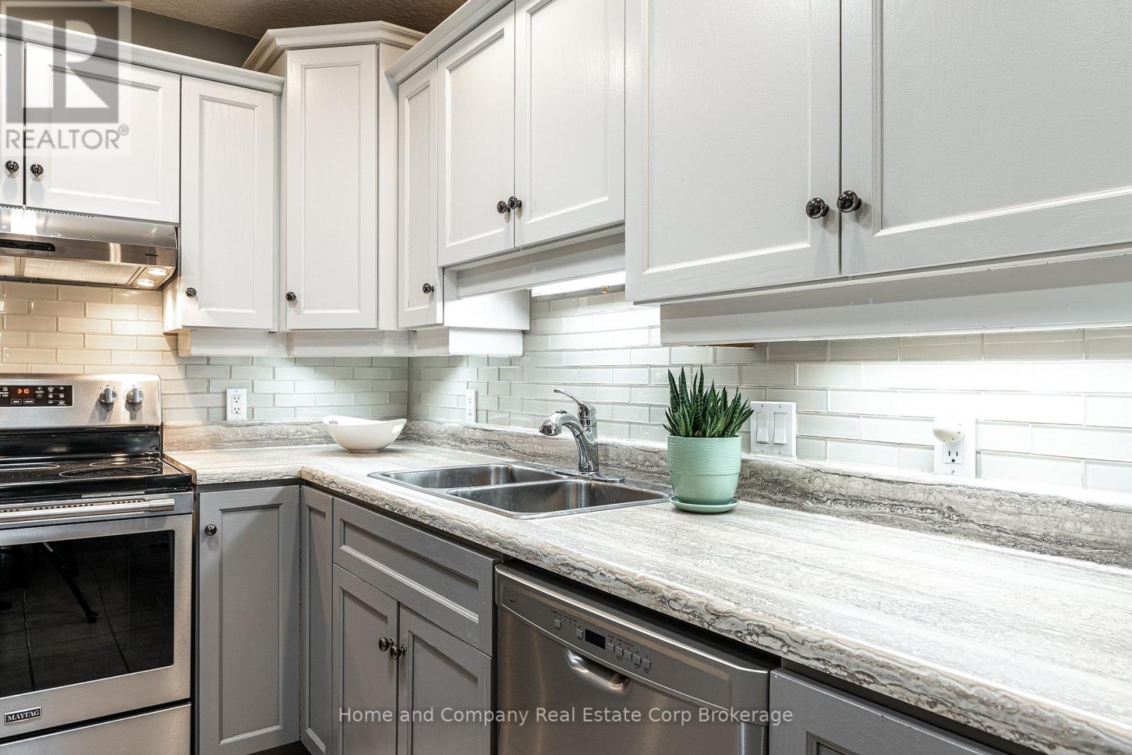 47 Gregory Crescent, Stratford, Ontario  N5A 8A5 - Photo 14 - X12488068