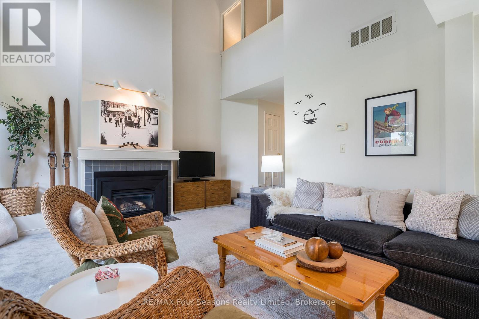 113 - 107 Wintergreen Place, Blue Mountains, Ontario  L9Y 0P8 - Photo 12 - X12488504