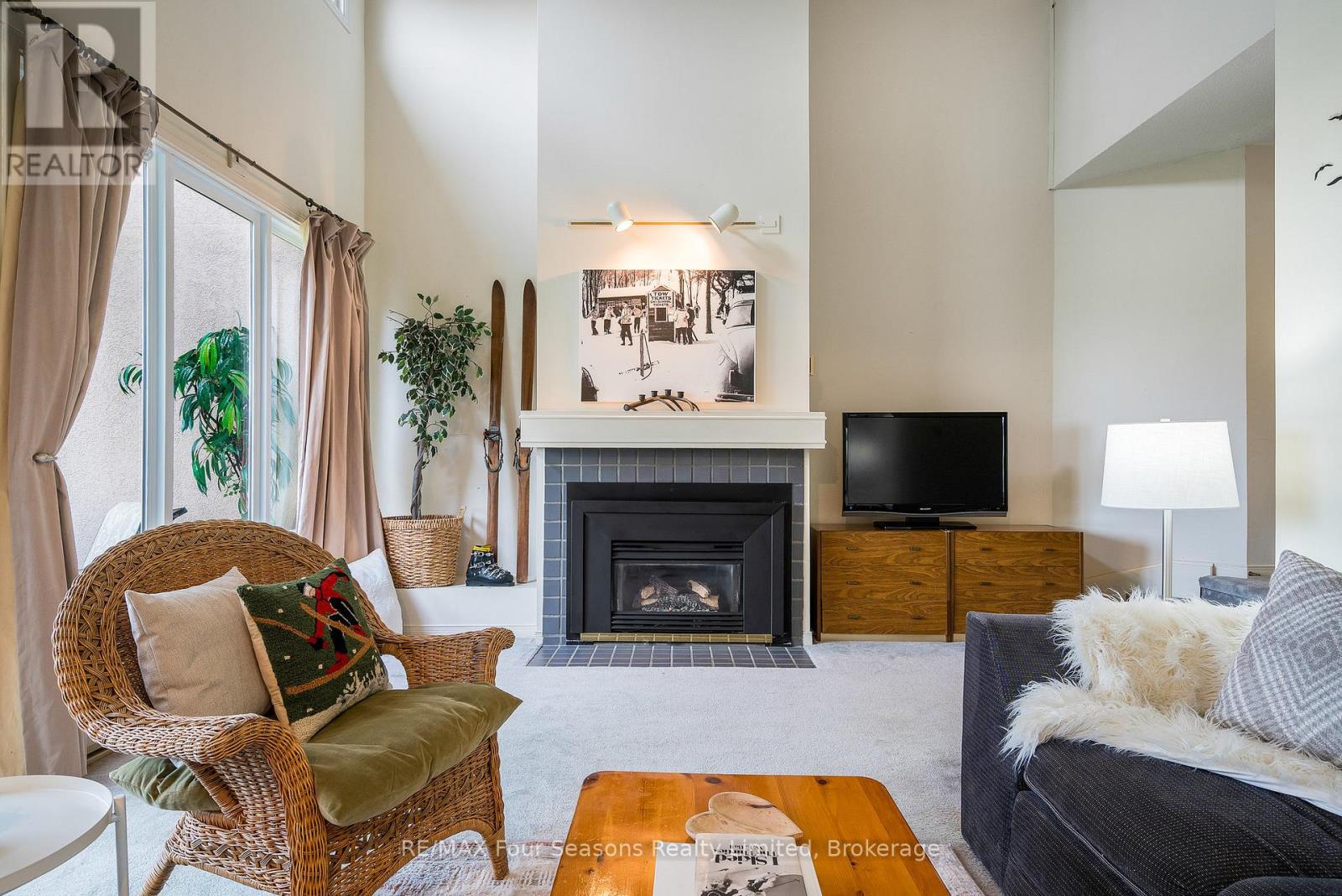 113 - 107 Wintergreen Place, Blue Mountains, Ontario  L9Y 0P8 - Photo 13 - X12488504