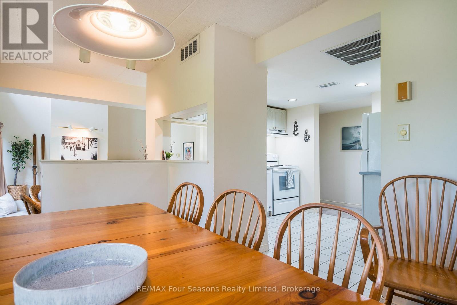 113 - 107 Wintergreen Place, Blue Mountains, Ontario  L9Y 0P8 - Photo 17 - X12488504