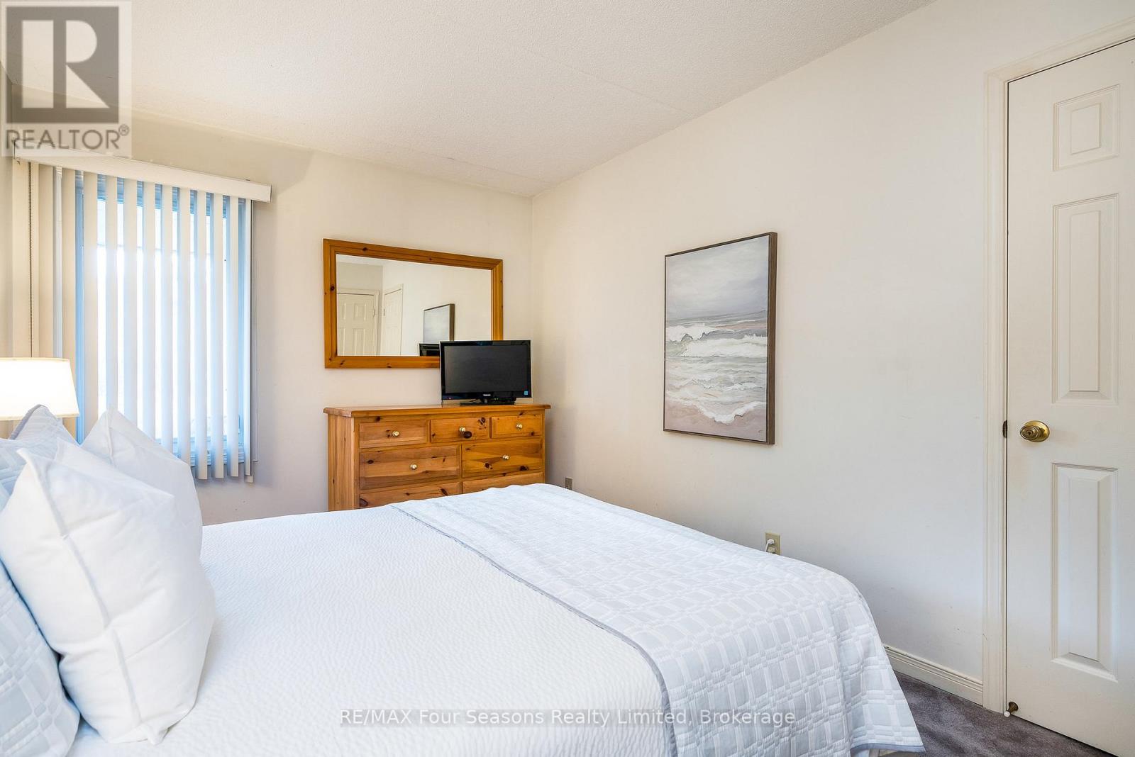 113 - 107 Wintergreen Place, Blue Mountains, Ontario  L9Y 0P8 - Photo 21 - X12488504