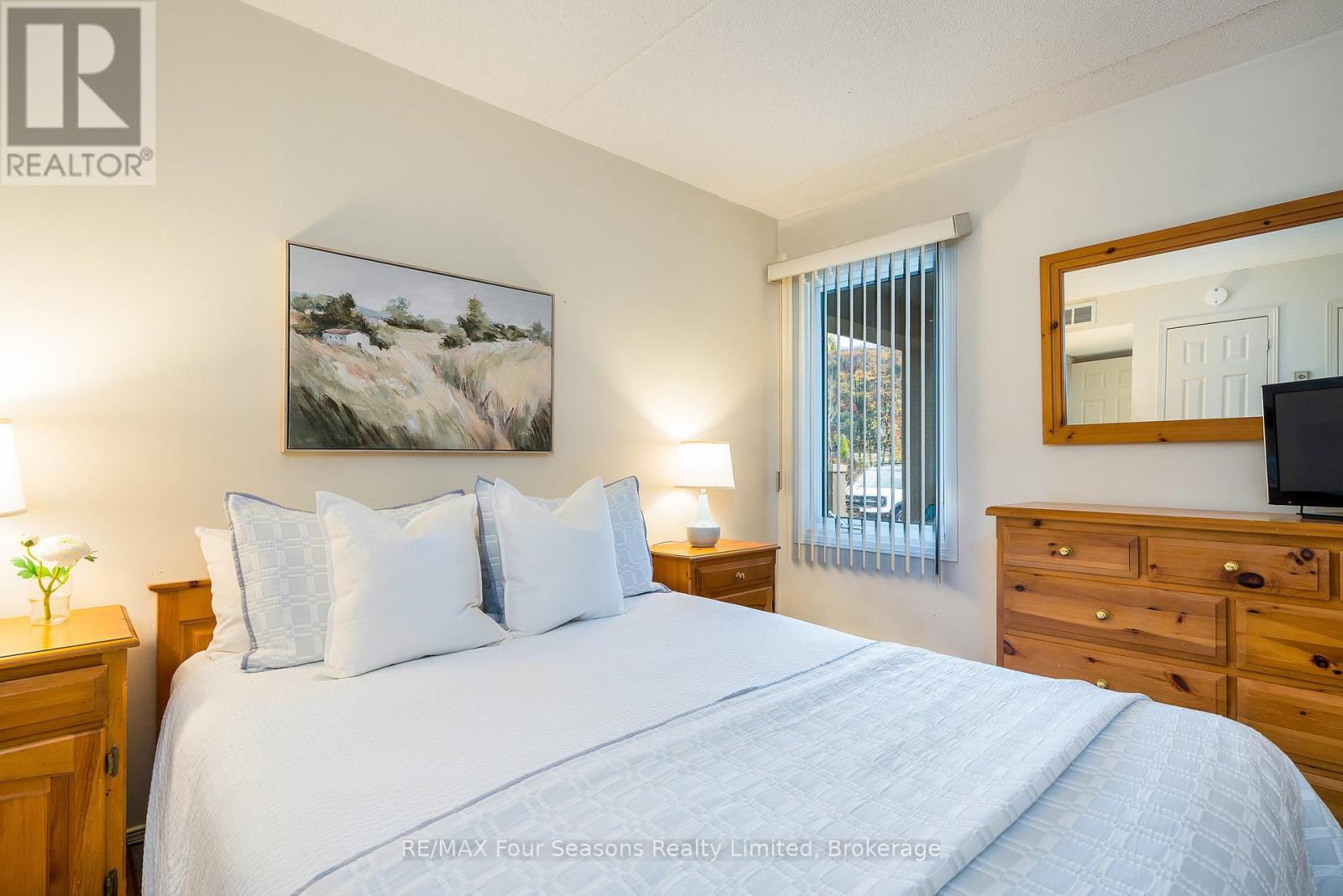 113 - 107 Wintergreen Place, Blue Mountains, Ontario  L9Y 0P8 - Photo 22 - X12488504