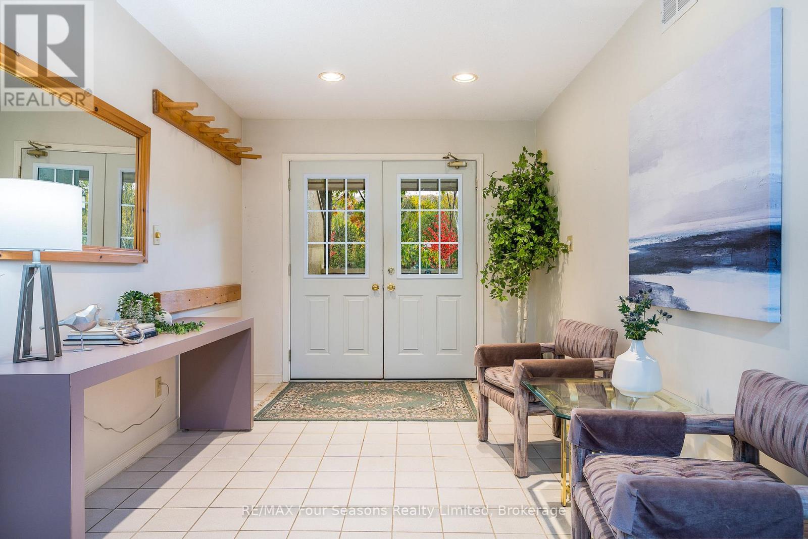 113 - 107 Wintergreen Place, Blue Mountains, Ontario  L9Y 0P8 - Photo 5 - X12488504