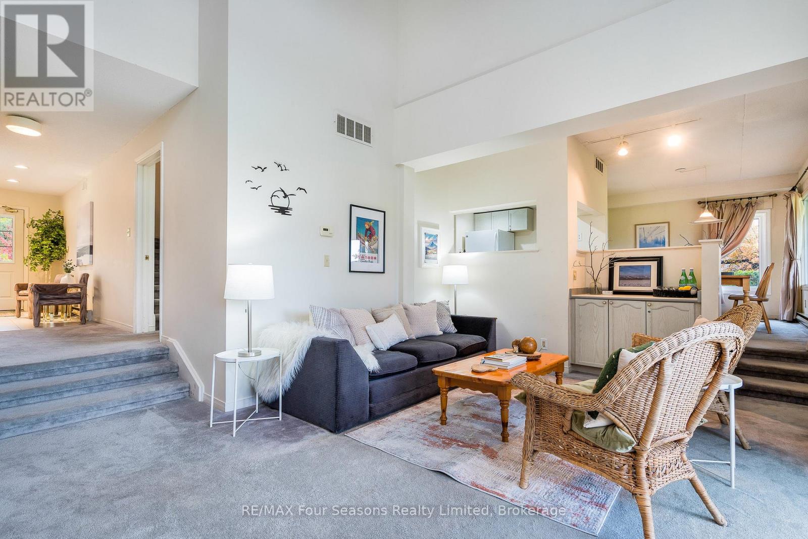 113 - 107 Wintergreen Place, Blue Mountains, Ontario  L9Y 0P8 - Photo 7 - X12488504