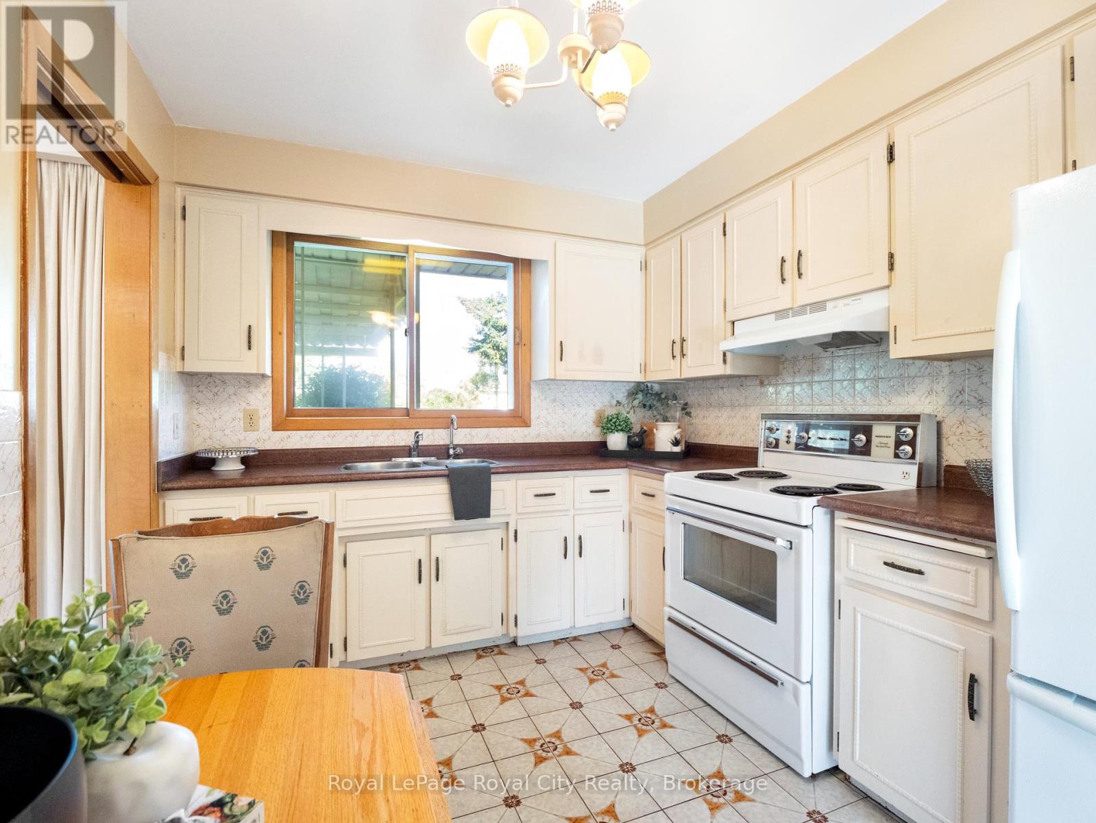 48 Glenbrook Drive, Guelph, Ontario  N1E 1A9 - Photo 17 - X12488664