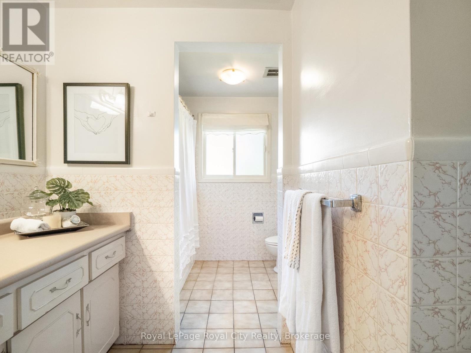 48 Glenbrook Drive, Guelph, Ontario  N1E 1A9 - Photo 21 - X12488664