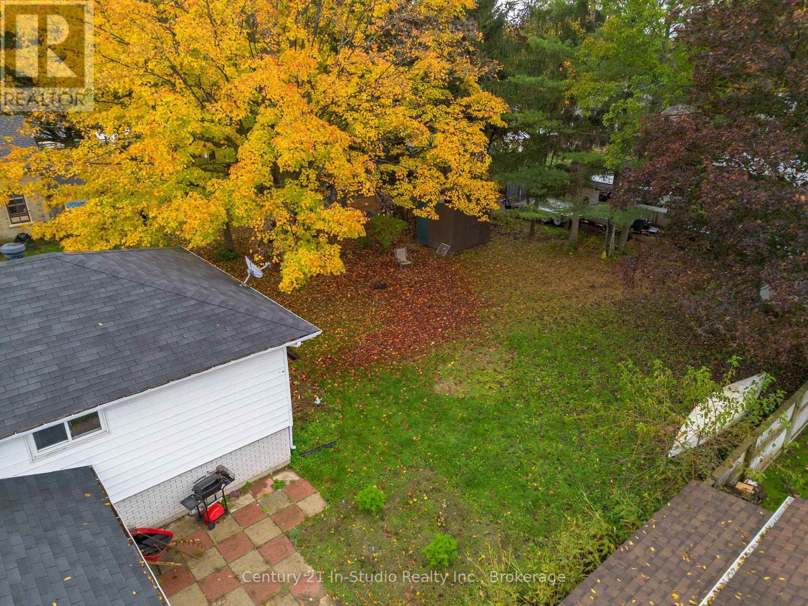 698 Gustavus Street, Saugeen Shores, Ontario  N0H 2C0 - Photo 10 - X12488762