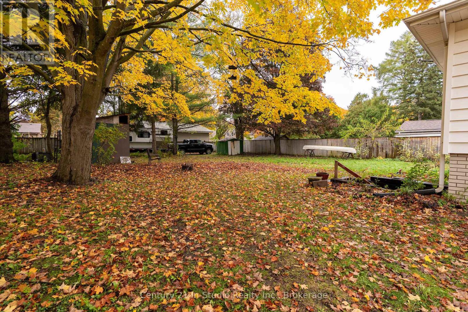 698 Gustavus Street, Saugeen Shores, Ontario  N0H 2C0 - Photo 12 - X12488762