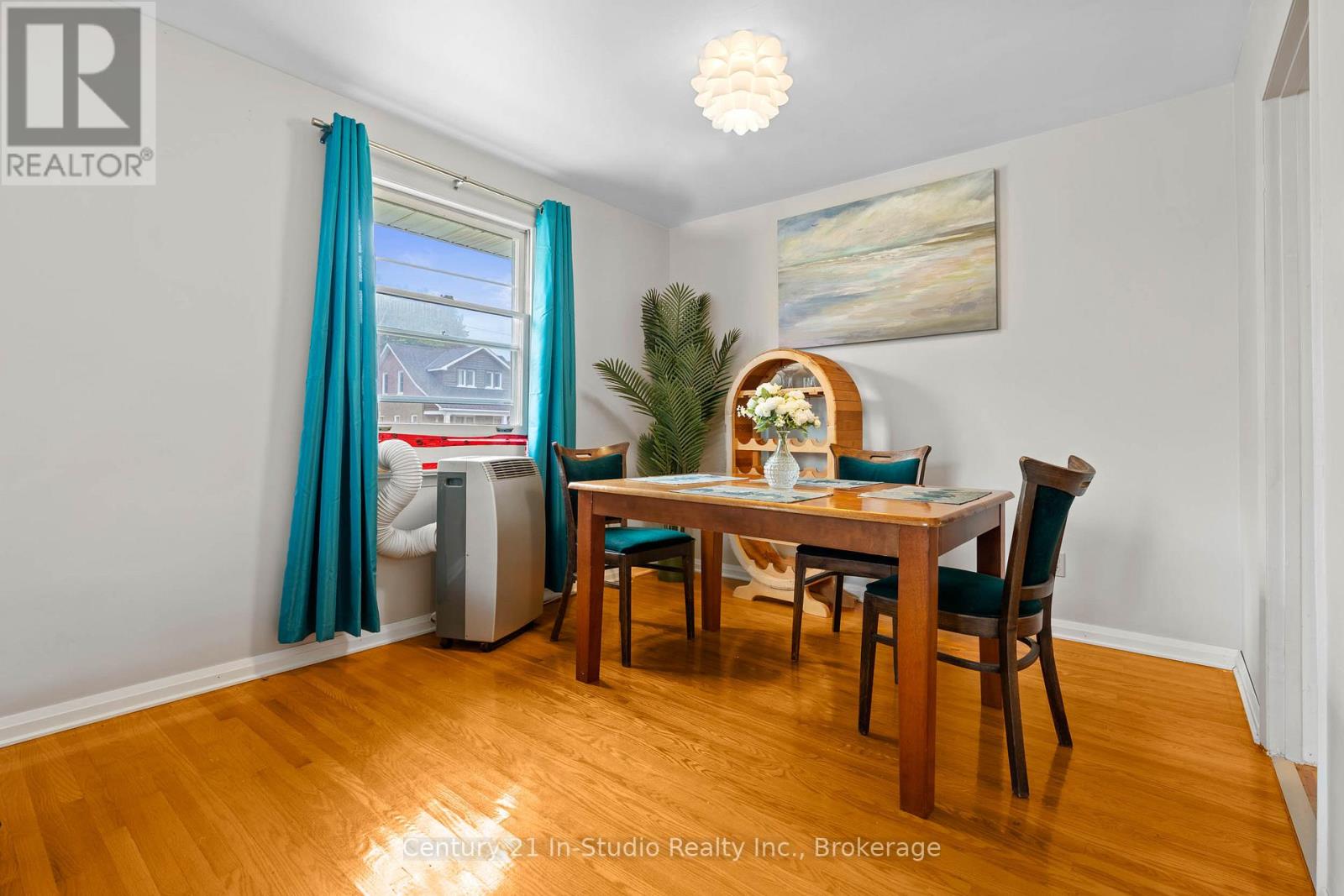 698 Gustavus Street, Saugeen Shores, Ontario  N0H 2C0 - Photo 23 - X12488762