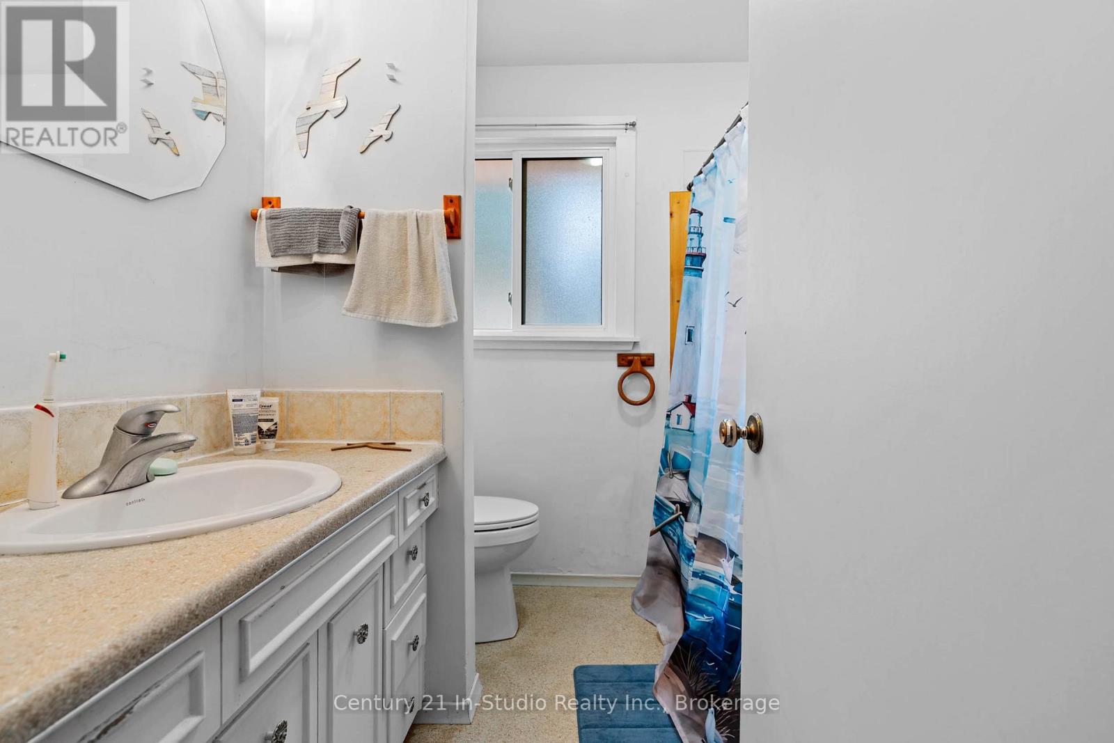 698 Gustavus Street, Saugeen Shores, Ontario  N0H 2C0 - Photo 28 - X12488762