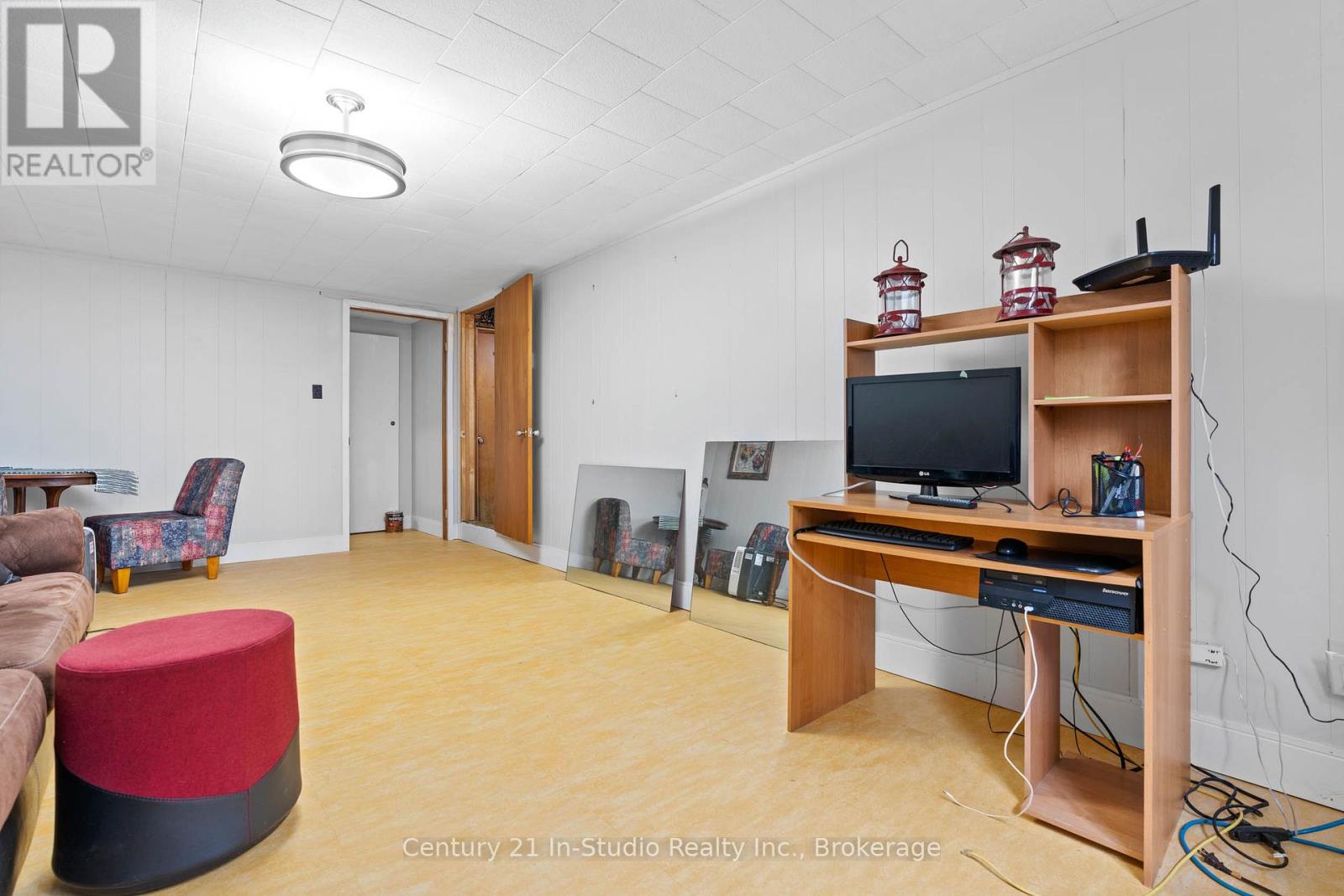 698 Gustavus Street, Saugeen Shores, Ontario  N0H 2C0 - Photo 31 - X12488762