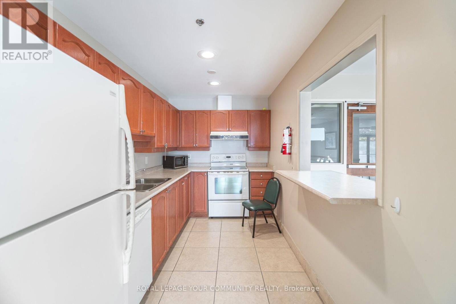 218 - 2500 Rutherford Road, Vaughan, Ontario  L4K 5N7 - Photo 32 - N12487454