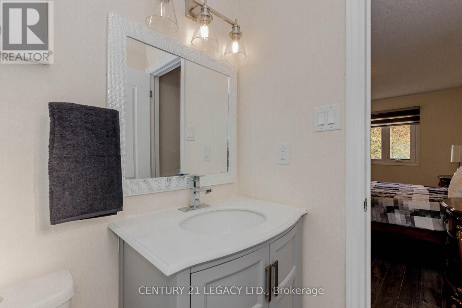 30 Diane Court, Brampton, Ontario  L6Y 3E2 - Photo 24 - W12477518