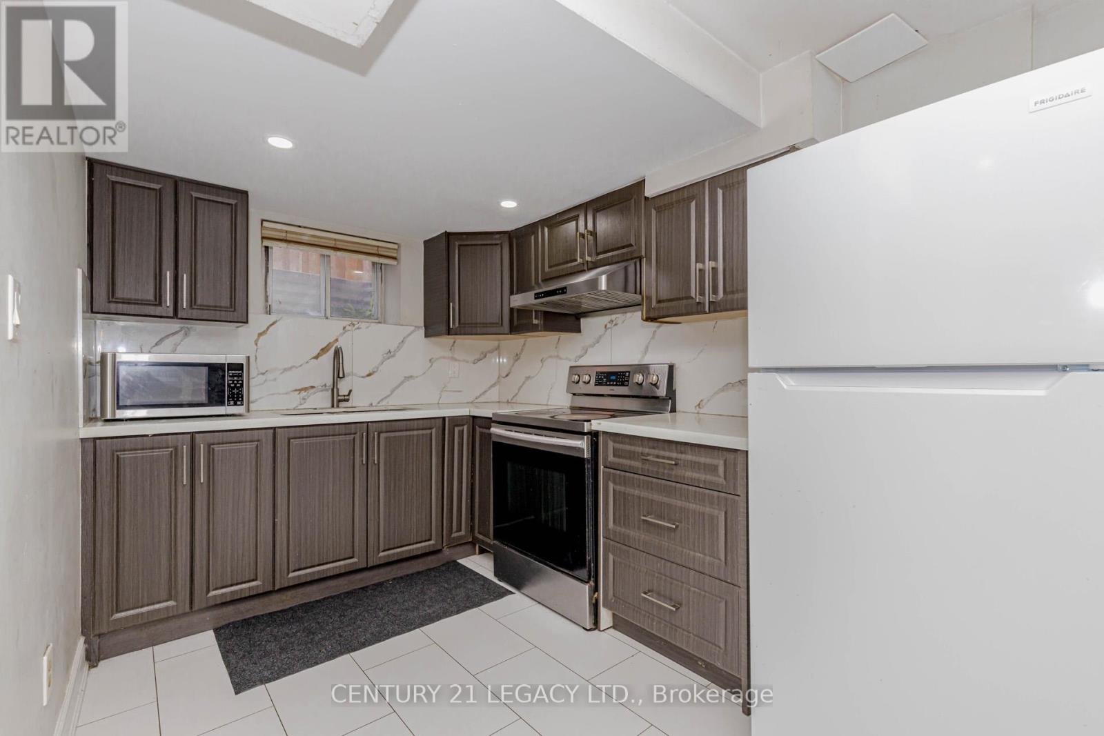 30 Diane Court, Brampton, Ontario  L6Y 3E2 - Photo 34 - W12477518