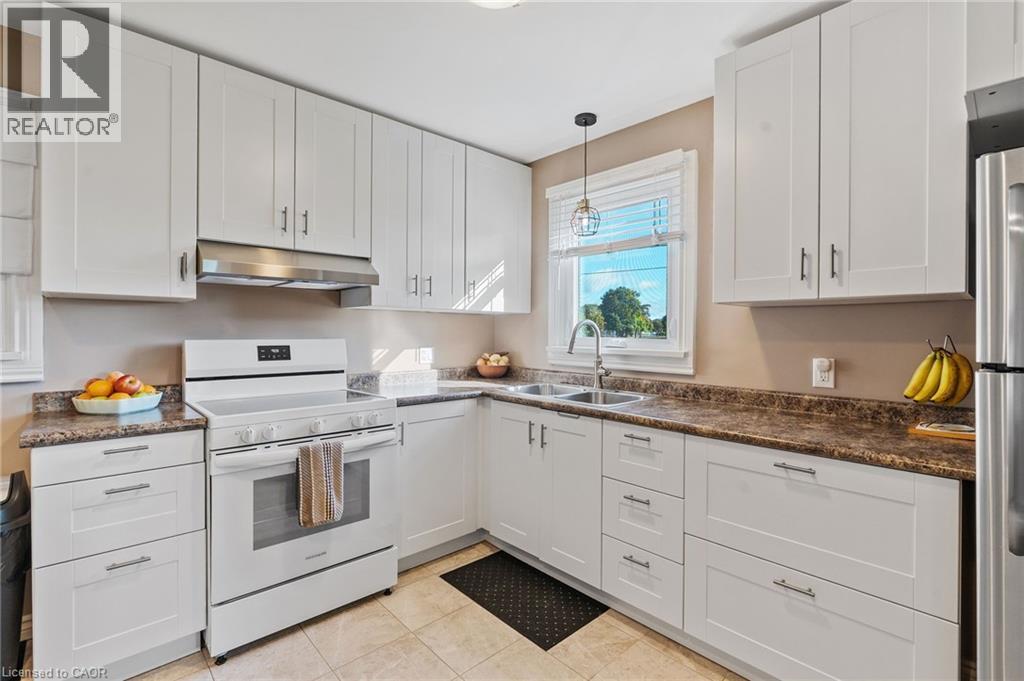 18 Laidlaw Street, Hagersville, Ontario  N0A 1H0 - Photo 11 - 40784252