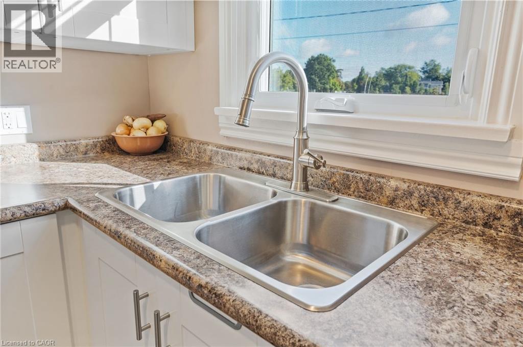 18 Laidlaw Street, Hagersville, Ontario  N0A 1H0 - Photo 14 - 40784252