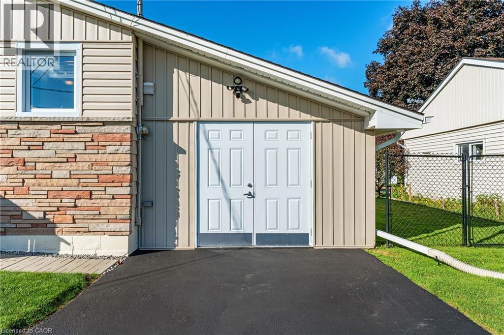 18 Laidlaw Street, Hagersville, Ontario  N0A 1H0 - Photo 3 - 40784252